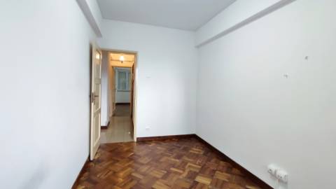 APARTAMENTO T4 para VENDA - Cidade de Ponta Delgada (São Pedro), Ilha de São Miguel, Açores