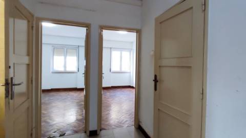 APARTAMENTO T4 para VENDA - Cidade de Ponta Delgada (São Pedro), Ilha de São Miguel, Açores