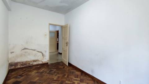 APARTAMENTO T4 para VENDA - Cidade de Ponta Delgada (São Pedro), Ilha de São Miguel, Açores