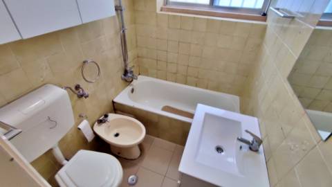 APARTAMENTO T4 para VENDA - Cidade de Ponta Delgada (São Pedro), Ilha de São Miguel, Açores