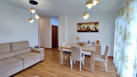 VENDA de APARTAMENTO T2 com VARANDA e VISTA MAR - Quintas do Mar, Ribeira Grande, Ilha de São Miguel, Açores