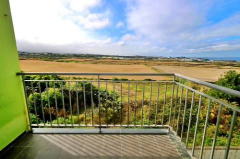 VENDA de APARTAMENTO T2 com VARANDA e VISTA MAR - Quintas do Mar, Ribeira Grande, Ilha de São Miguel, Açores