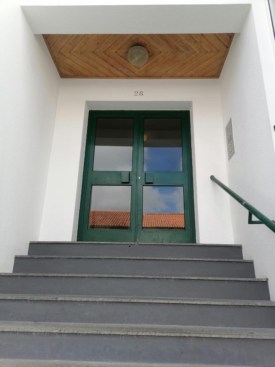 APARTAMENTO T1 MOBILADO para ARRENDAR - Ponta Delgada (São Sebastião), São Miguel, Açores