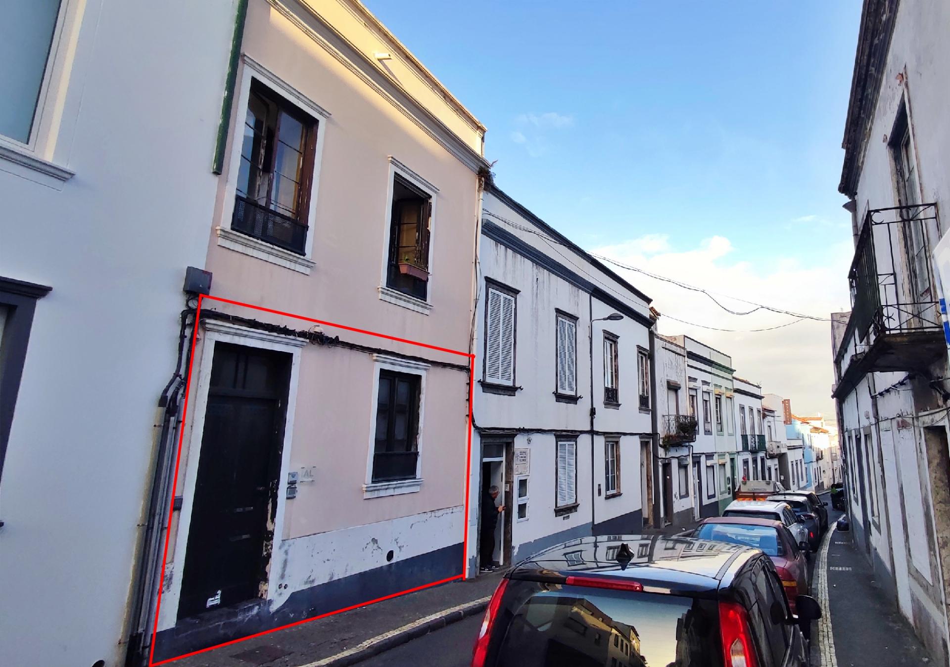 VENDA de APARTAMENTO T1+1 - Cidade de Ponta Delgada (São Pedro), Ilha de São Miguel, Açores