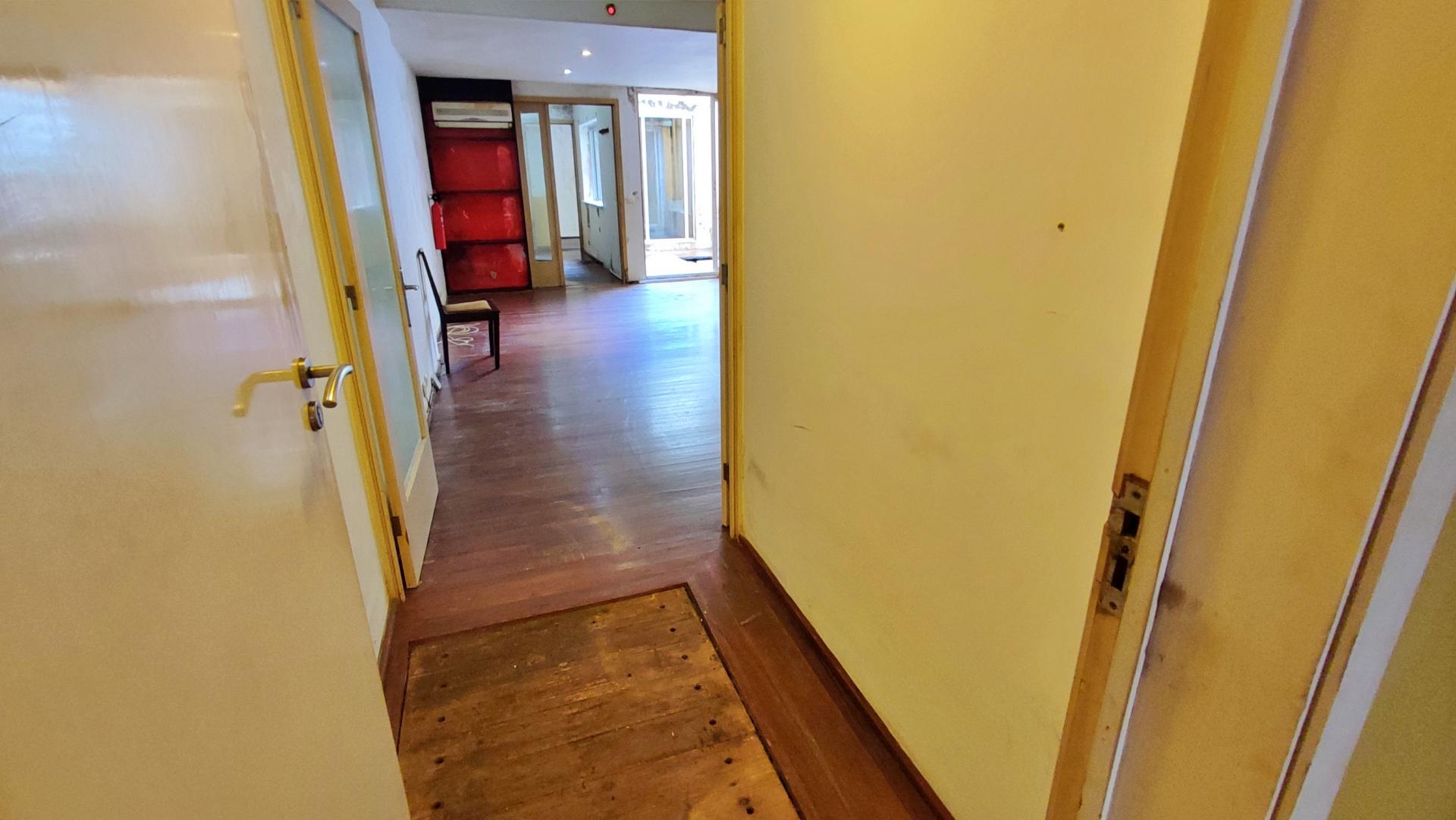 VENDA de APARTAMENTO T1+1 - Cidade de Ponta Delgada (São Pedro), Ilha de São Miguel, Açores