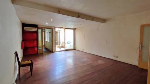 VENDA de APARTAMENTO T1+1 - Cidade de Ponta Delgada (São Pedro), Ilha de São Miguel, Açores