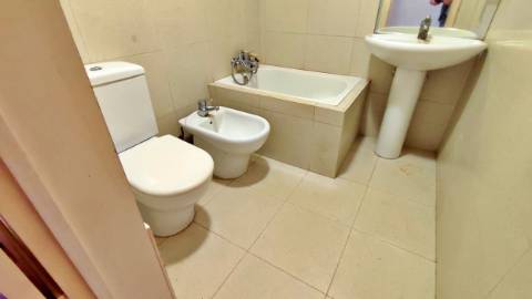 VENDA de APARTAMENTO T1+1 - Cidade de Ponta Delgada (São Pedro), Ilha de São Miguel, Açores