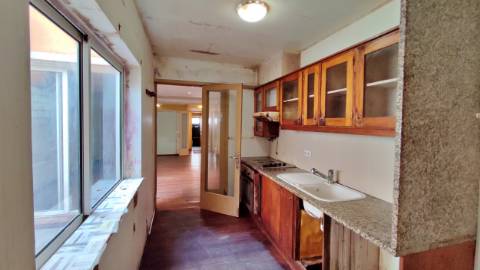 VENDA de APARTAMENTO T1+1 - Cidade de Ponta Delgada (São Pedro), Ilha de São Miguel, Açores