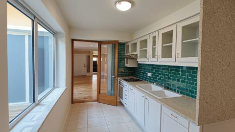 VENDA de APARTAMENTO T1+1 - Cidade de Ponta Delgada (São Pedro), Ilha de São Miguel, Açores