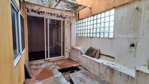 VENDA de APARTAMENTO T1+1 - Cidade de Ponta Delgada (São Pedro), Ilha de São Miguel, Açores