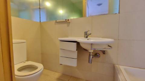 VENDA de APARTAMENTO T1+1 - Cidade de Ponta Delgada (São Pedro), Ilha de São Miguel, Açores