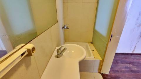 VENDA de APARTAMENTO T1+1 - Cidade de Ponta Delgada (São Pedro), Ilha de São Miguel, Açores