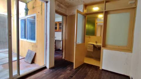 VENDA de APARTAMENTO T1+1 - Cidade de Ponta Delgada (São Pedro), Ilha de São Miguel, Açores