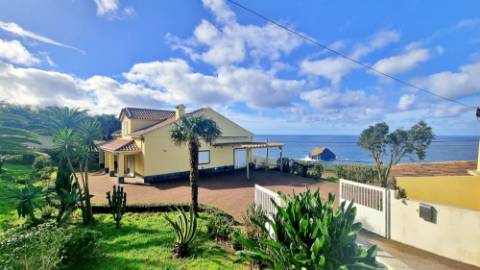 VENDA de MORADIA - VIVENDA com VISTA MAR nos Mosteiros, Ponta Delgada, Ilha de São Miguel, Açores