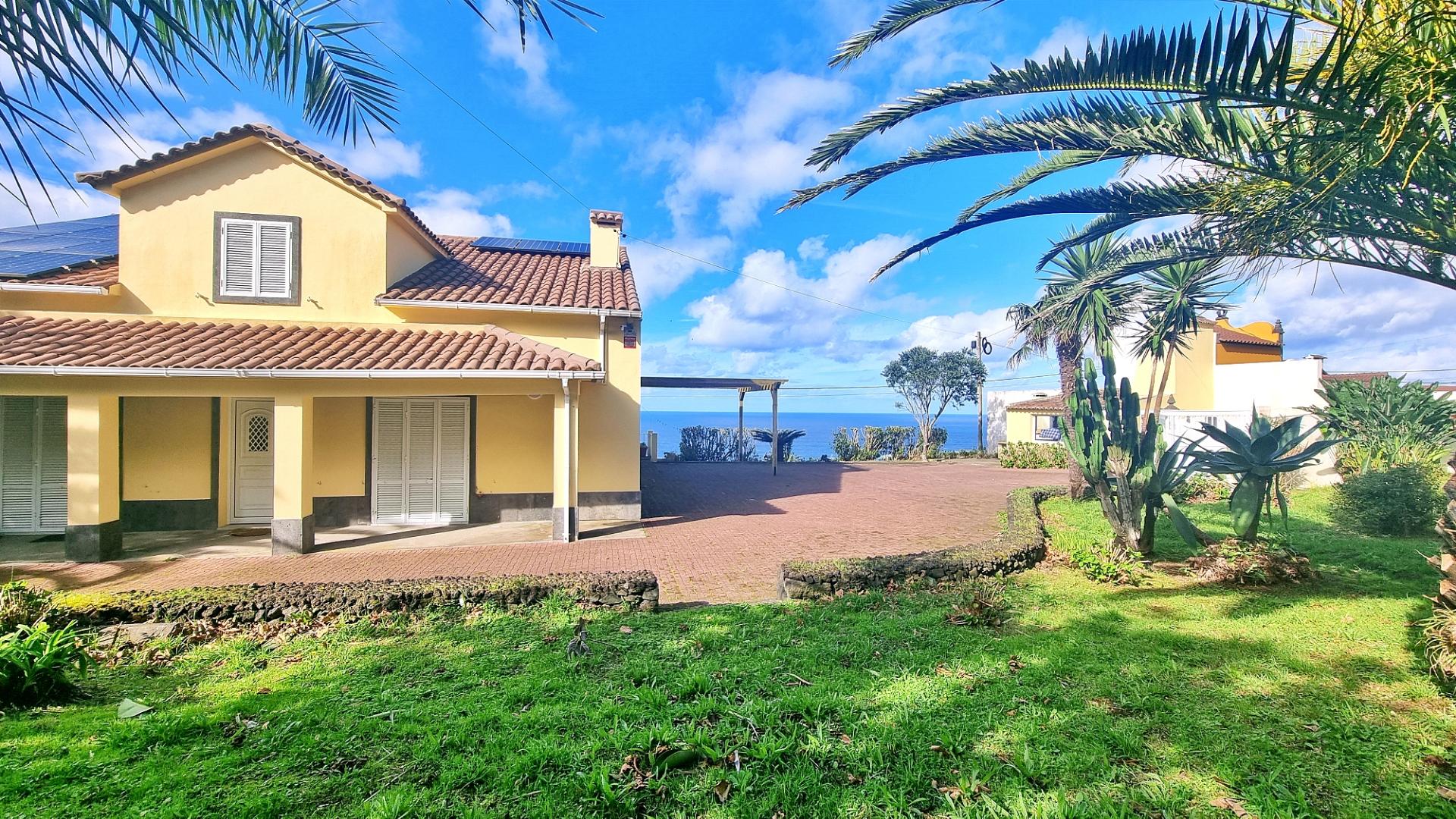 VENDA de MORADIA - VIVENDA com VISTA MAR nos Mosteiros, Ponta Delgada, Ilha de São Miguel, Açores