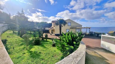 VENDA de MORADIA - VIVENDA com VISTA MAR nos Mosteiros, Ponta Delgada, Ilha de São Miguel, Açores