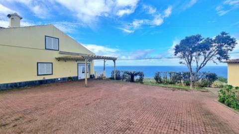 VENDA de MORADIA - VIVENDA com VISTA MAR nos Mosteiros, Ponta Delgada, Ilha de São Miguel, Açores