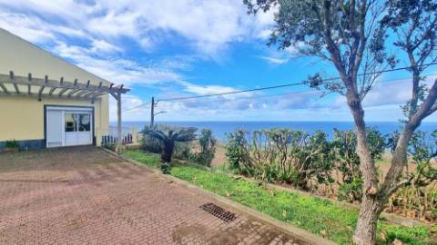 VENDA de MORADIA - VIVENDA com VISTA MAR nos Mosteiros, Ponta Delgada, Ilha de São Miguel, Açores