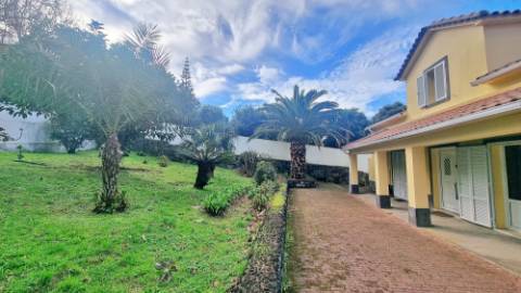 VENDA de MORADIA - VIVENDA com VISTA MAR nos Mosteiros, Ponta Delgada, Ilha de São Miguel, Açores