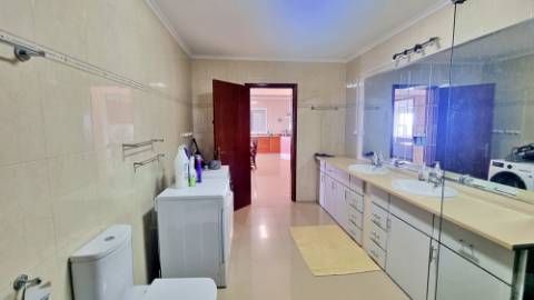 VENDA de MORADIA - VIVENDA com VISTA MAR nos Mosteiros, Ponta Delgada, Ilha de São Miguel, Açores