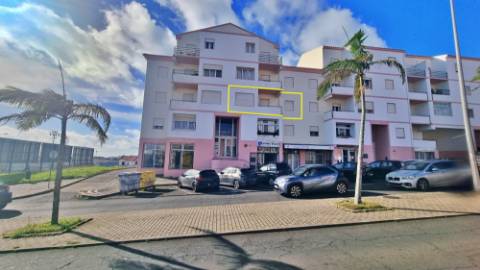 APARTAMENTO T3 MOBILADO para ARRENDAR na cidade de Ponta Delgada (São José), Ilha de São Miguel, Açores