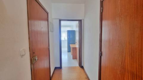 APARTAMENTO T3 MOBILADO para ARRENDAR na cidade de Ponta Delgada (São José), Ilha de São Miguel, Açores