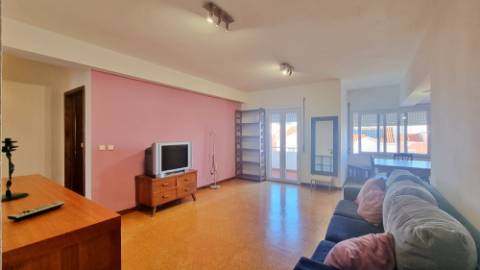 APARTAMENTO T3 MOBILADO para ARRENDAR na cidade de Ponta Delgada (São José), Ilha de São Miguel, Açores