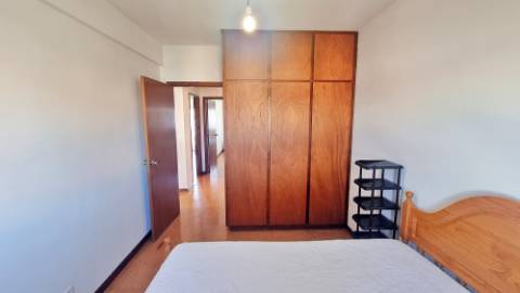 APARTAMENTO T3 MOBILADO para ARRENDAR na cidade de Ponta Delgada (São José), Ilha de São Miguel, Açores