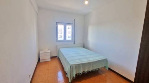 APARTAMENTO T3 MOBILADO para ARRENDAR na cidade de Ponta Delgada (São José), Ilha de São Miguel, Açores