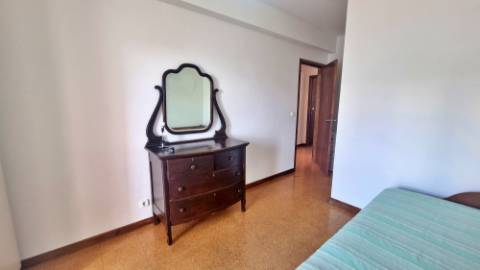 APARTAMENTO T3 MOBILADO para ARRENDAR na cidade de Ponta Delgada (São José), Ilha de São Miguel, Açores