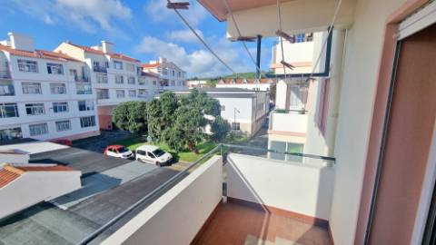 APARTAMENTO T3 MOBILADO para ARRENDAR na cidade de Ponta Delgada (São José), Ilha de São Miguel, Açores