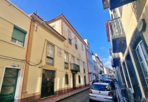 Cessão de Quinhão Hereditário com AMPLO EDIFÍCIO no centro histórico Ponta Delgada, Ilha São Miguel, Açores