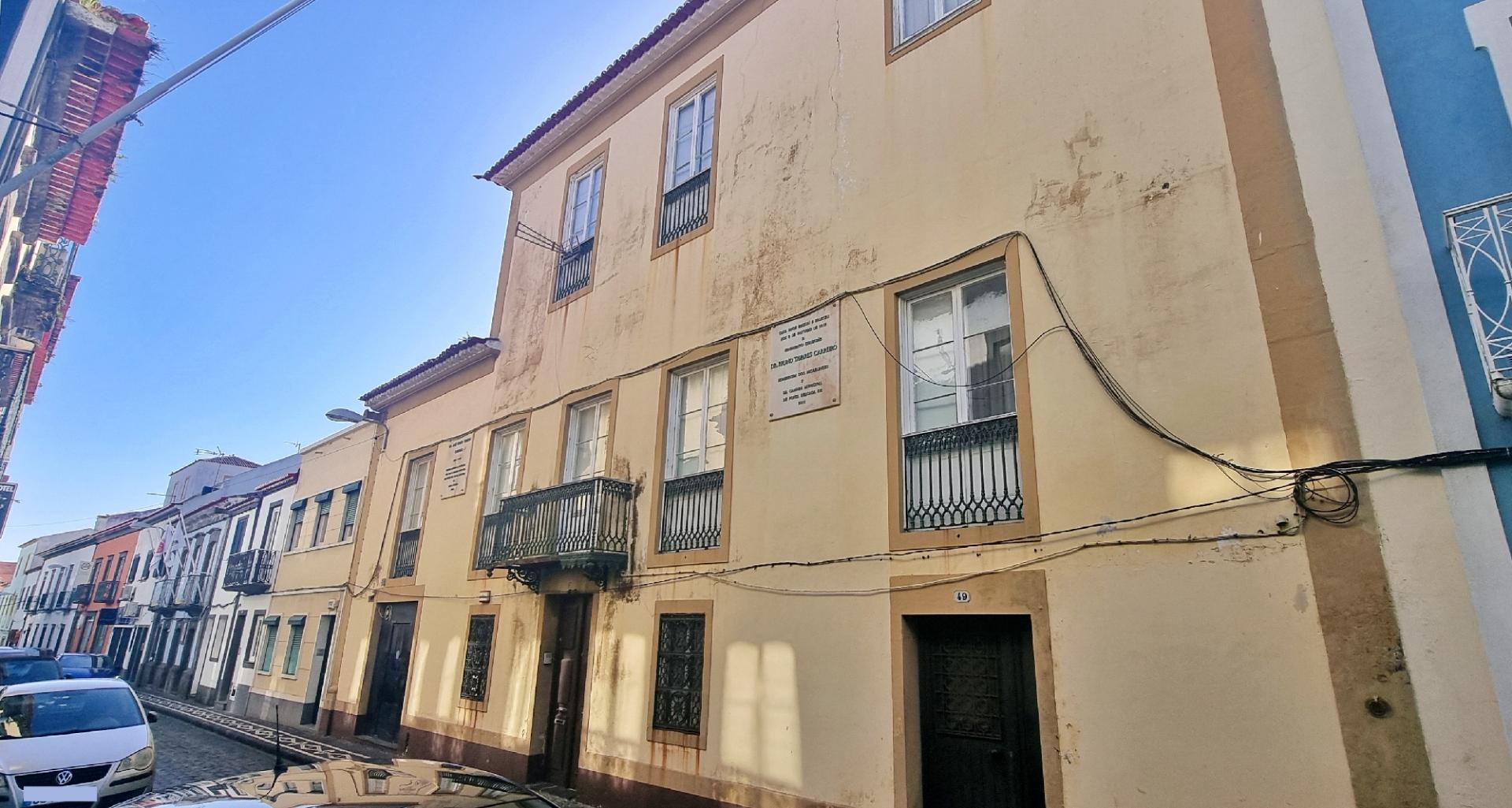 Cessão de Quinhão Hereditário com AMPLO EDIFÍCIO no centro histórico Ponta Delgada, Ilha São Miguel, Açores