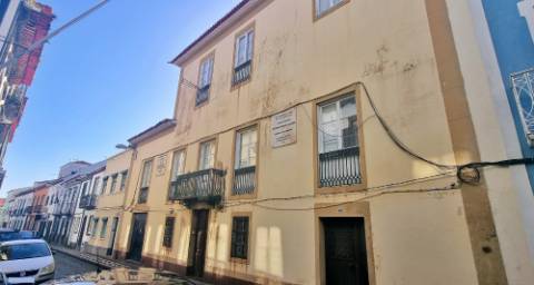 Cessão de Quinhão Hereditário com AMPLO EDIFÍCIO no centro histórico Ponta Delgada, Ilha São Miguel, Açores