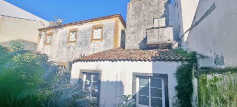 Cessão de Quinhão Hereditário com AMPLO EDIFÍCIO no centro histórico Ponta Delgada, Ilha São Miguel, Açores
