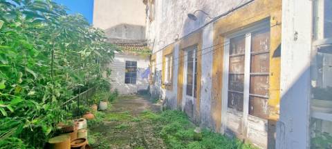 Cessão de Quinhão Hereditário com AMPLO EDIFÍCIO no centro histórico Ponta Delgada, Ilha São Miguel, Açores