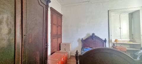 Cessão de Quinhão Hereditário com AMPLO EDIFÍCIO no centro histórico Ponta Delgada, Ilha São Miguel, Açores