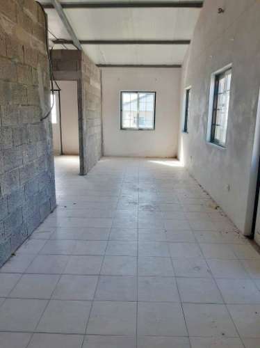 VENDA de AMPLA MORADIA com Garagem, Quintal e VISTA MAR - Velas, Ilha de São Jorge, Açores