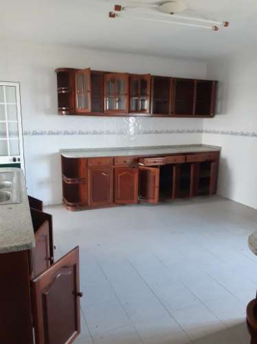 VENDA de AMPLA MORADIA com Garagem, Quintal e VISTA MAR - Velas, Ilha de São Jorge, Açores