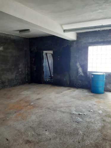 VENDA de AMPLA MORADIA com Garagem, Quintal e VISTA MAR - Velas, Ilha de São Jorge, Açores