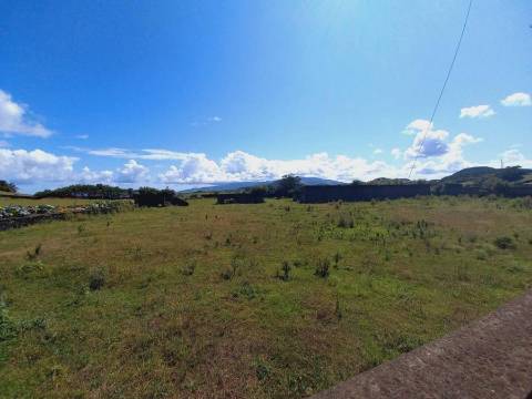 VENDA de AMPLO TERRENO no Pico da Pedra, Ribeira Grande, São Miguel, Açores