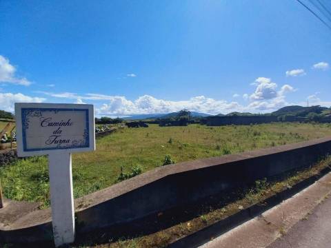 VENDA de AMPLO TERRENO no Pico da Pedra, Ribeira Grande, São Miguel, Açores