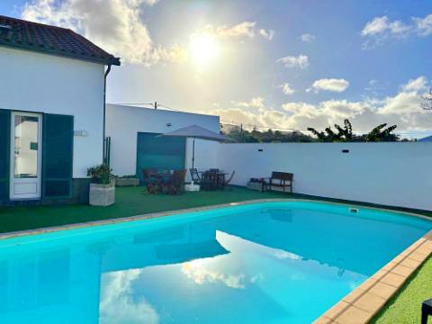 VENDA de MORADIA - VIVENDA com alojamento local e piscina - Fenais da Luz, Ponta Delgada, São Miguel, Açores