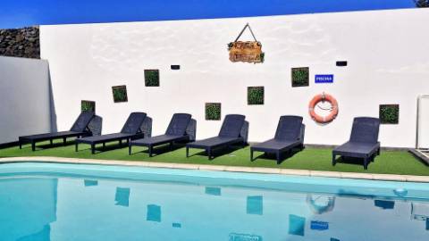 VENDA de MORADIA - VIVENDA com alojamento local e piscina - Fenais da Luz, Ponta Delgada, São Miguel, Açores