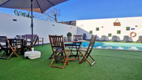 VENDA de MORADIA - VIVENDA com alojamento local e piscina - Fenais da Luz, Ponta Delgada, São Miguel, Açores