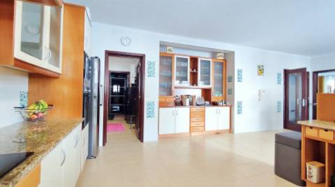 VENDA de MORADIA - VIVENDA com alojamento local e piscina - Fenais da Luz, Ponta Delgada, São Miguel, Açores