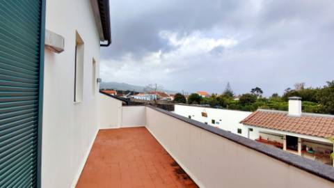 VENDA de MORADIA - VIVENDA com alojamento local e piscina - Fenais da Luz, Ponta Delgada, São Miguel, Açores