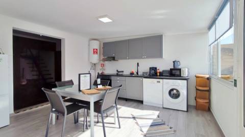 VENDA de MORADIA - VIVENDA com alojamento local e piscina - Fenais da Luz, Ponta Delgada, São Miguel, Açores