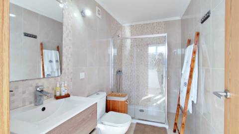 VENDA de MORADIA - VIVENDA com alojamento local e piscina - Fenais da Luz, Ponta Delgada, São Miguel, Açores