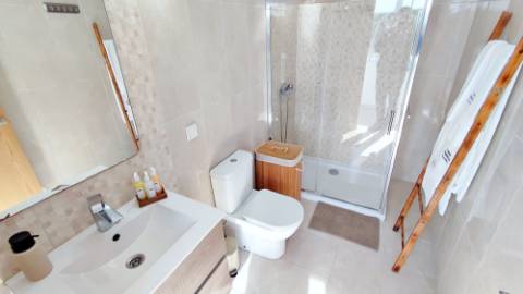 VENDA de MORADIA - VIVENDA com alojamento local e piscina - Fenais da Luz, Ponta Delgada, São Miguel, Açores